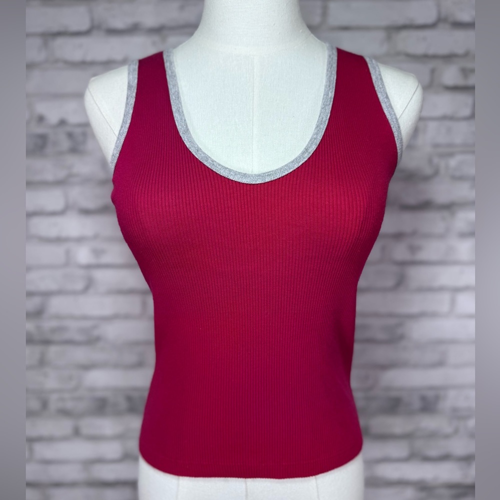 ellemenno Ribbed Red Tank Top  Heather Trim Cropped Sporty